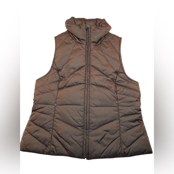 Kenneth Cole Reaction Jackets & Blazers - Kenneth Cole Reaction Chocolate Brown Quilted Vest Women’s Size Medium
